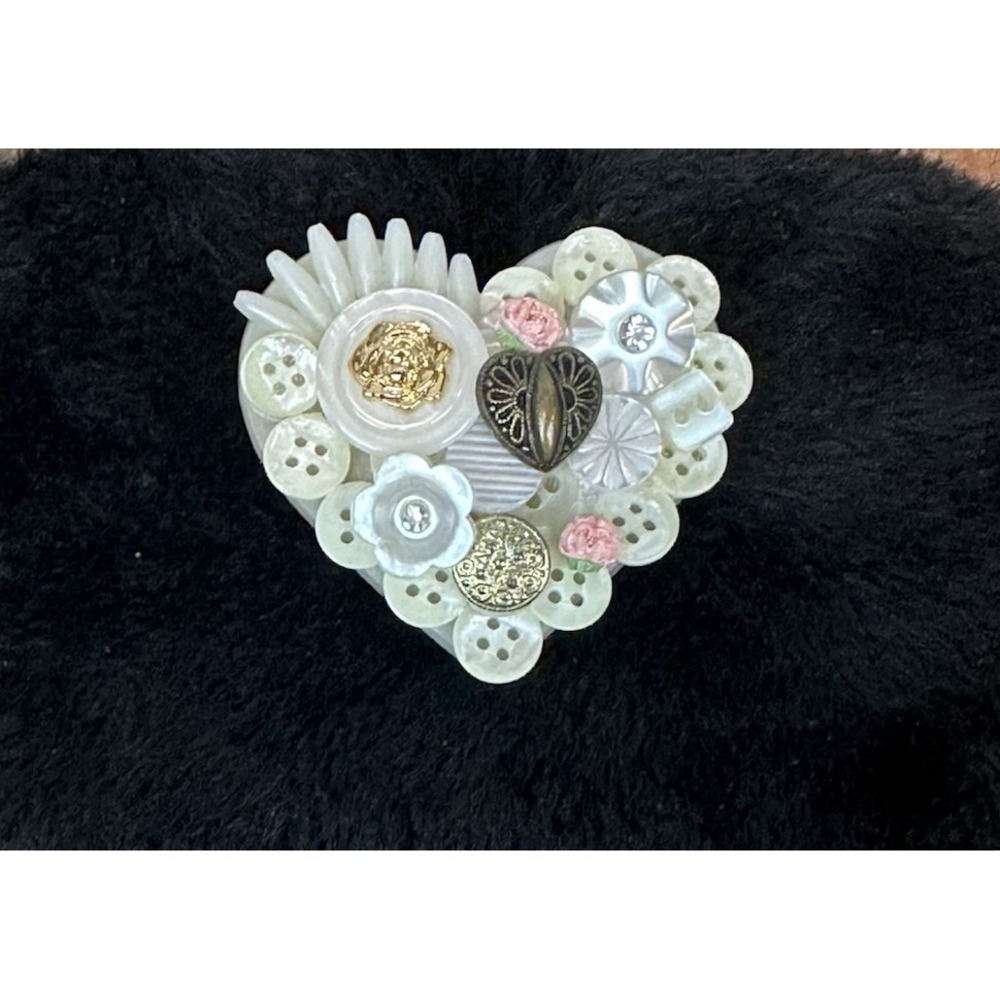 Vintageβ Signed Hallmark Button Heart Broach Collage Pearl Tone Pin